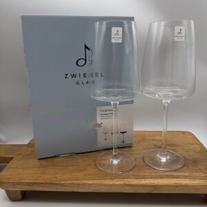 NIB Zweisel Vivid Senses Wine Glasses Fruchtig & Fein Set Of 2